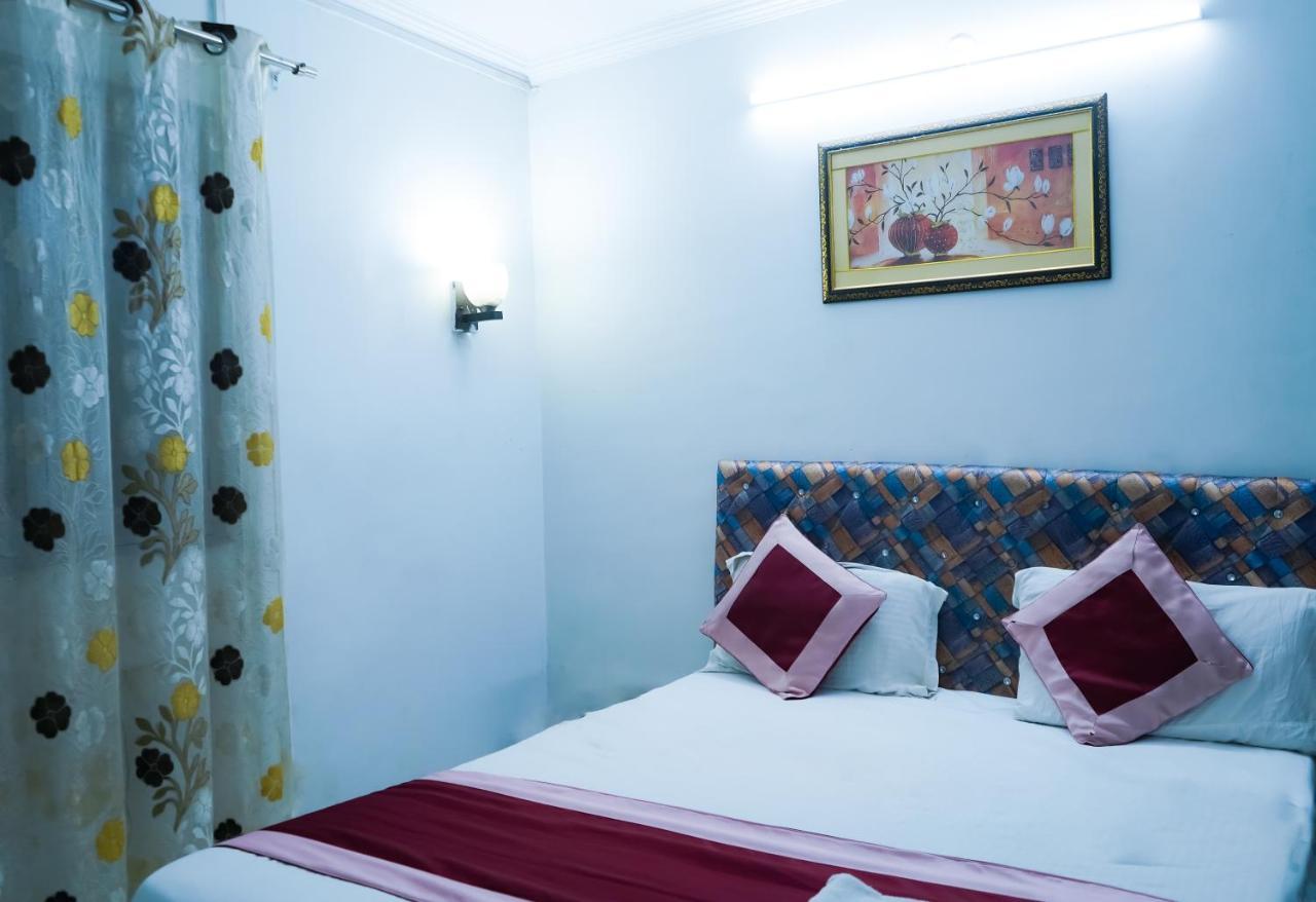 Comodo Satya Niketan Residency New Delhi Exterior photo