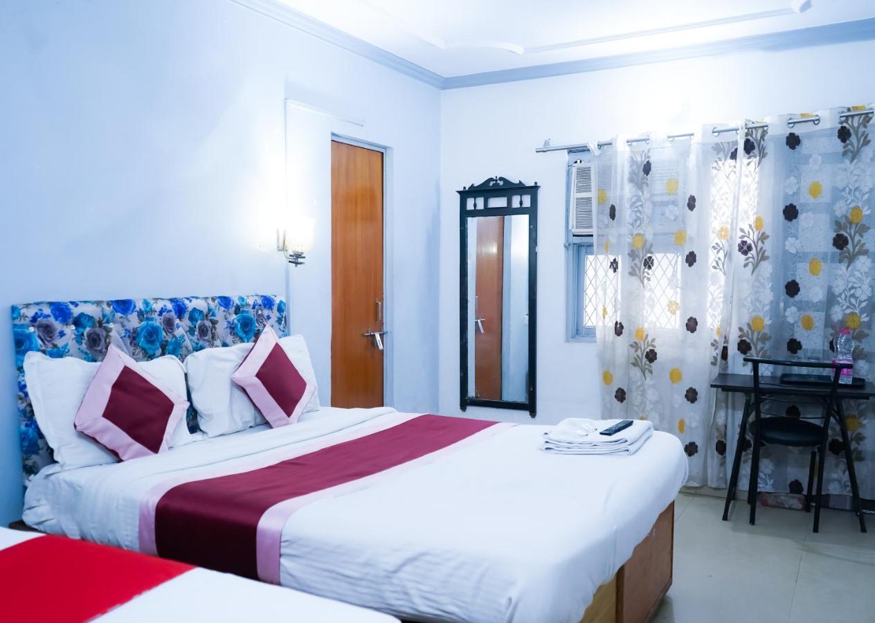 Comodo Satya Niketan Residency New Delhi Exterior photo