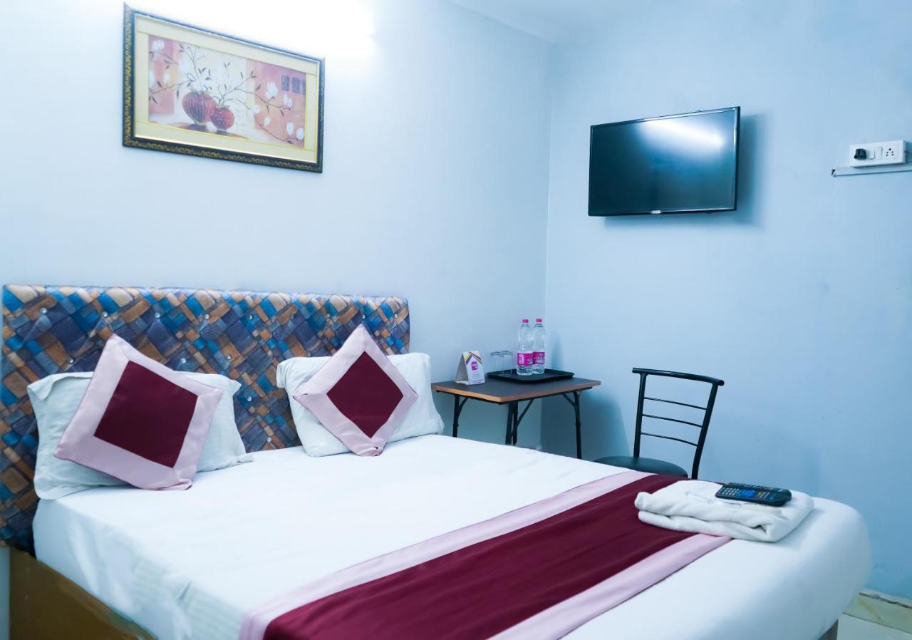 Comodo Satya Niketan Residency New Delhi Exterior photo